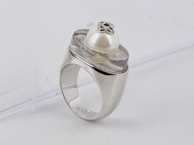 Drop shadow before retouching