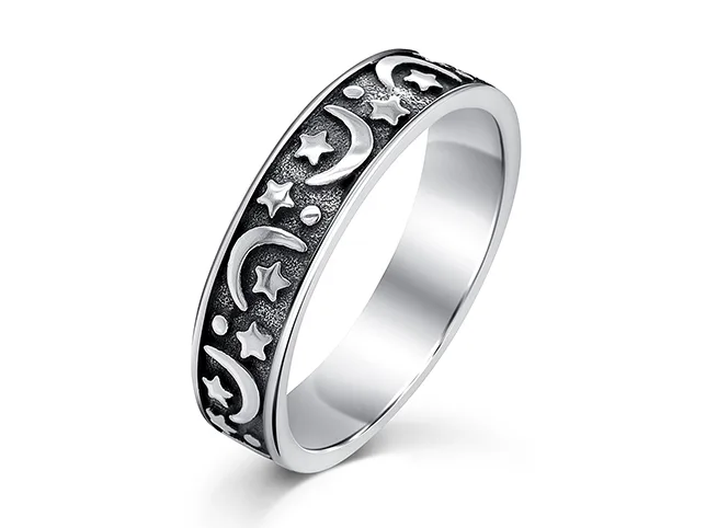 Filigree band after retouching with the openwork pattern preserved