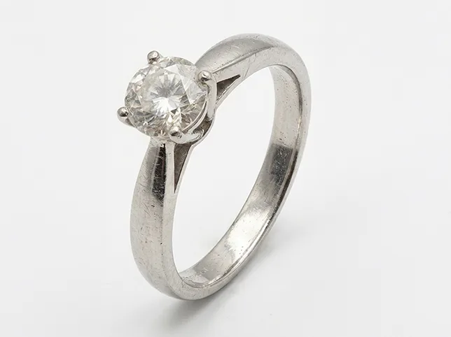 Solitaire engagement ring before retouching