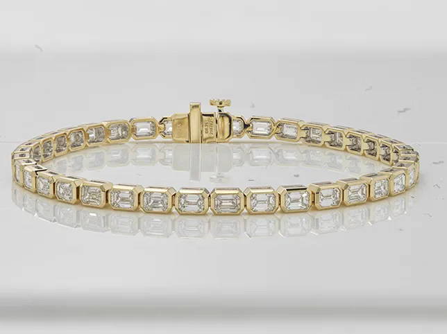 Diamond tennis bracelet before retouching