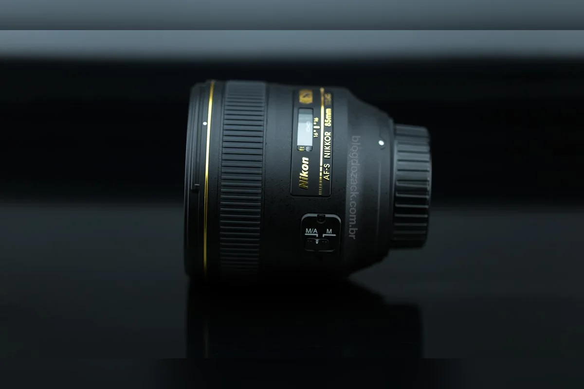 Nikon AF-S NIKKOR 85mm f/1.4G portrait lens for fashion photography