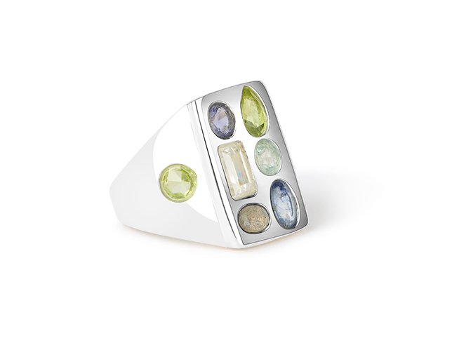 Gemstone ring after retouching with the stone colour and facets held accurate